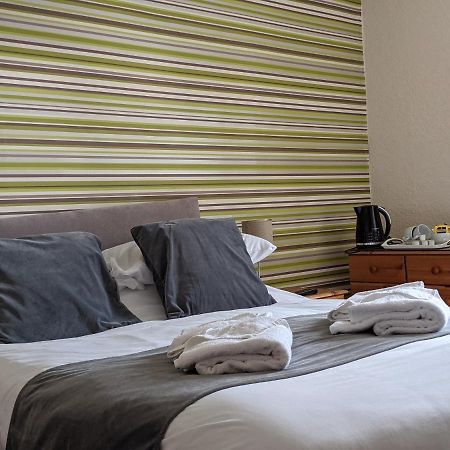 Crown Hotel Langholm Bagian luar foto