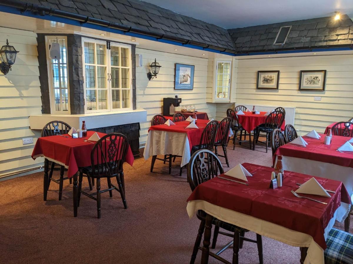 Crown Hotel Langholm Bagian luar foto