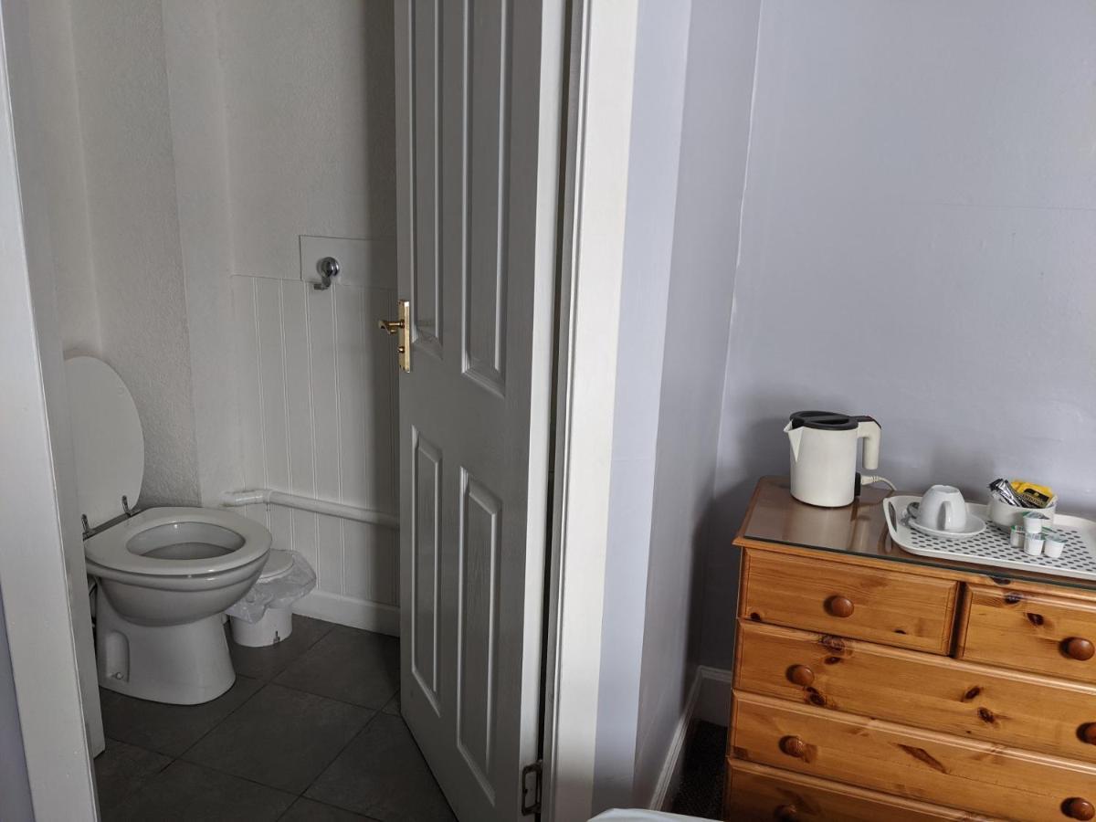 Crown Hotel Langholm Bagian luar foto